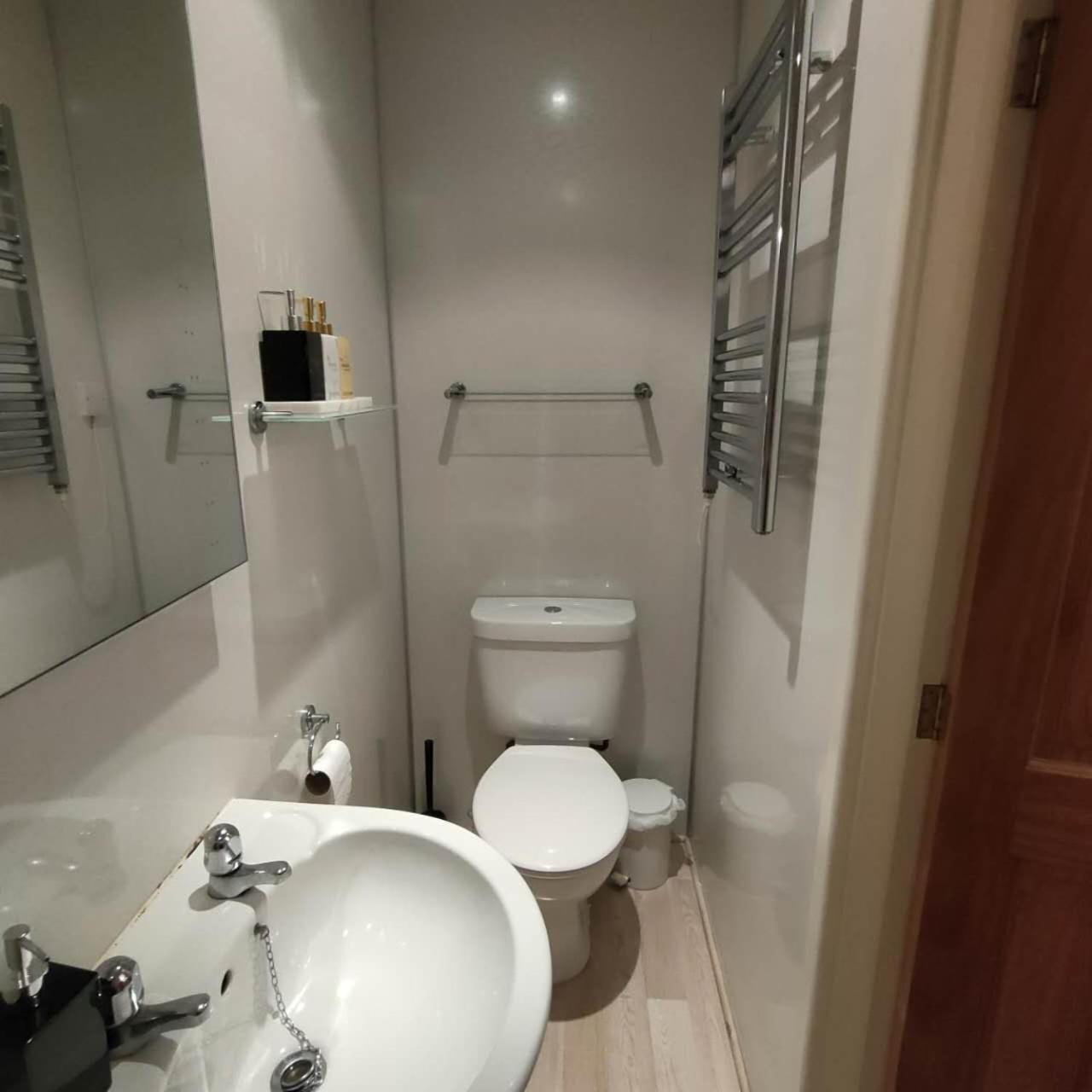 The Ambleside Apartments - Self Catering With Private Kitchen - Best For Location Exteriér fotografie